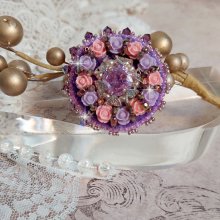 Anillo Glace Purple bordado con cristales Swarovski y rosas de resina